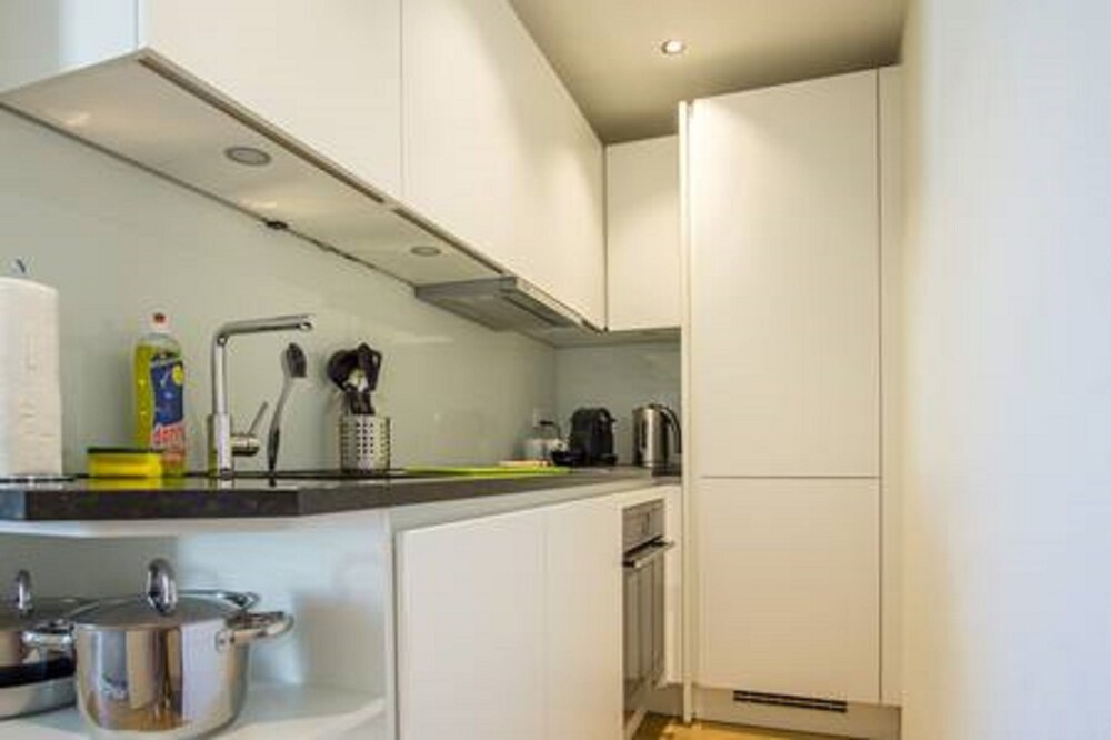 Zimmer (Dufour 3, City Center Studio)