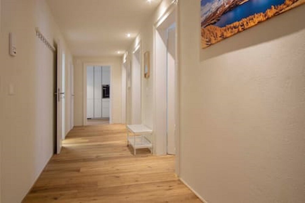 Zimmer (Weisshorn 2, 3 Bedroom Apartment)