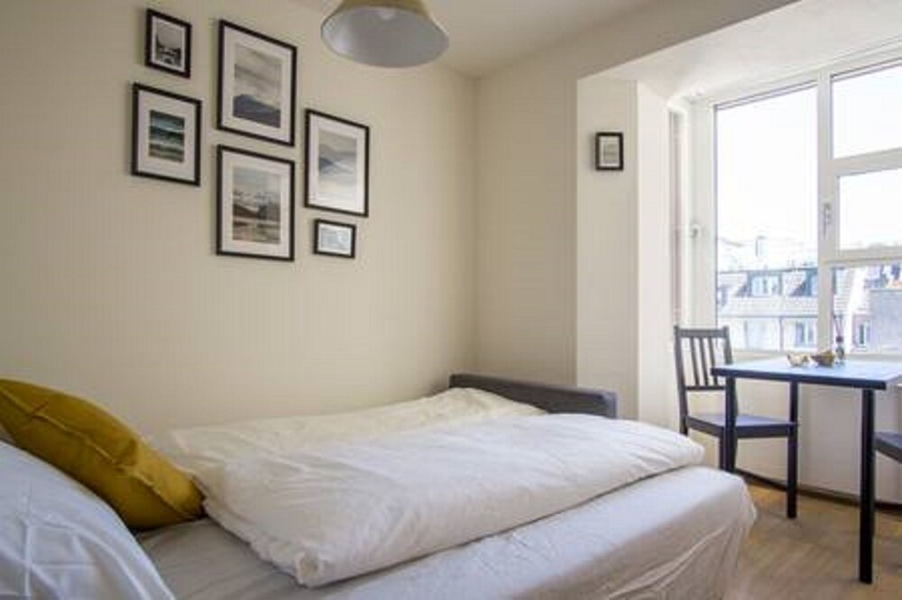 Zimmer (Dufour 3, City Center Studio)