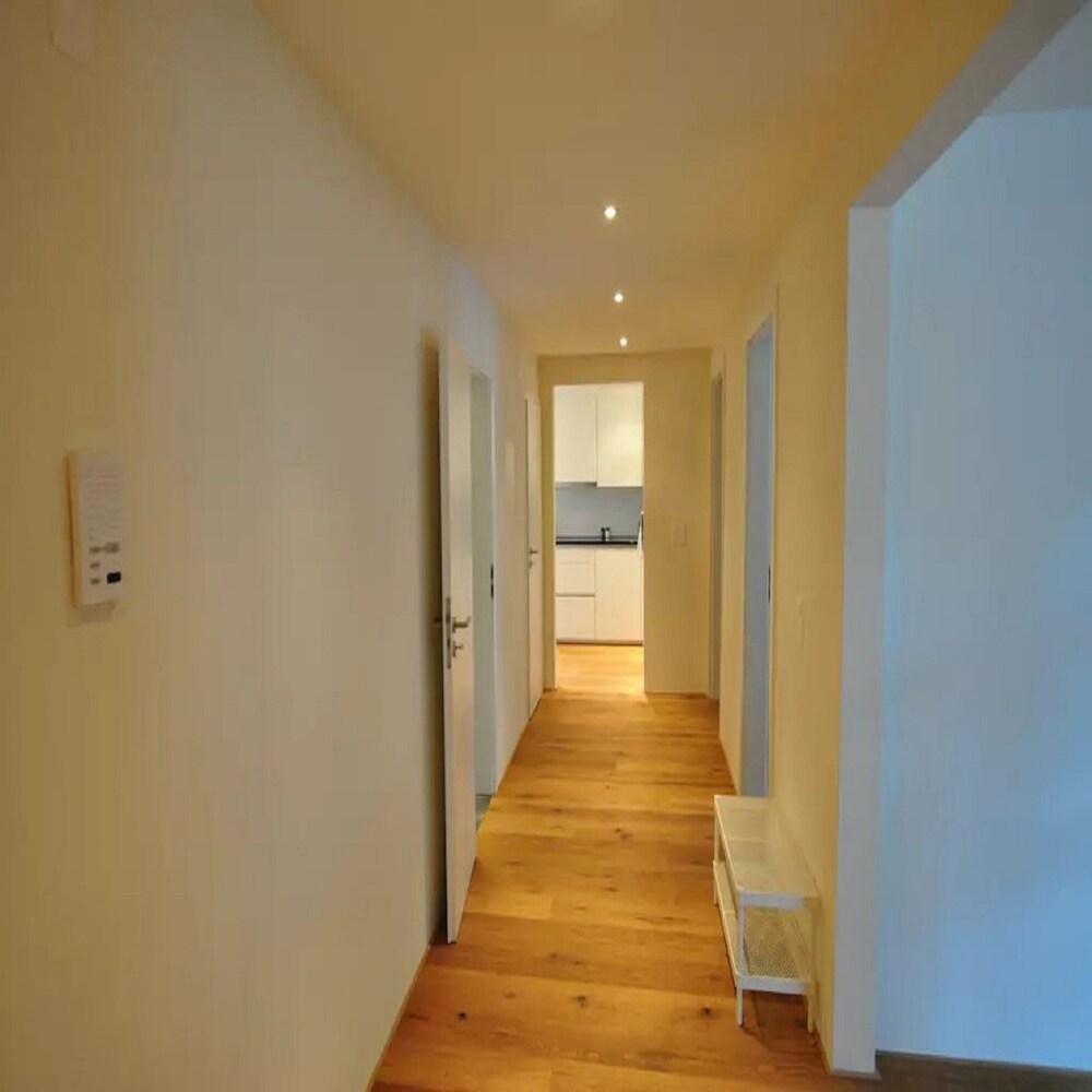 Korridor (Matterhorn, 3 Bedroom Apartment)