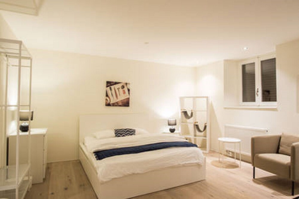 Zimmer (Dufour - City Center Studio)