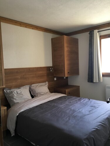 BONNEVAL-SUR-ARC la Bergerie: Appartement neuf grand confort au pied des pistes.