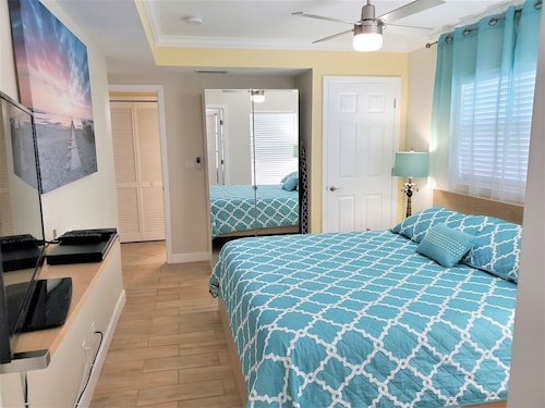 BEACH & POOL! LUXURY MODERN FLORIDA VACATION HOME @ BAREFOOT BEACH RESORT!