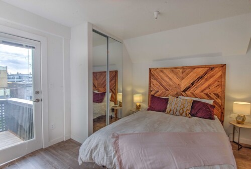 GORGEOUS HERITAGE HOME! Steps to Kits Beach, 4th Ave, UBC and downtown!