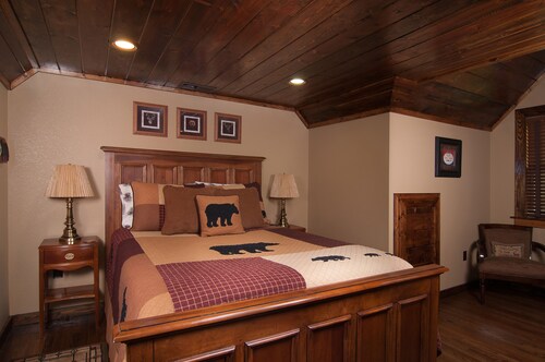 Beary Cozy Easy Access 3br/2.5ba All The Charm Of The Smoky Mountains. Free WiFi