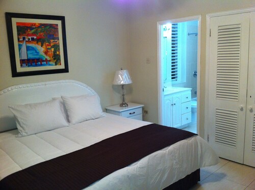 Home away from Home, Remote worker welcomed -Sweeping views of Sea and Beach