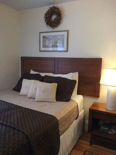 Leslie's Retreat: Spacious home ideally located to everything