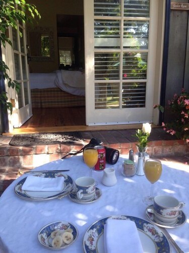 Couples Dining