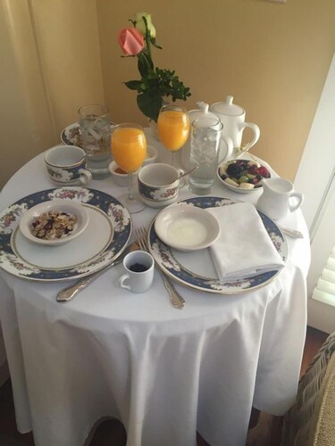 Couples Dining