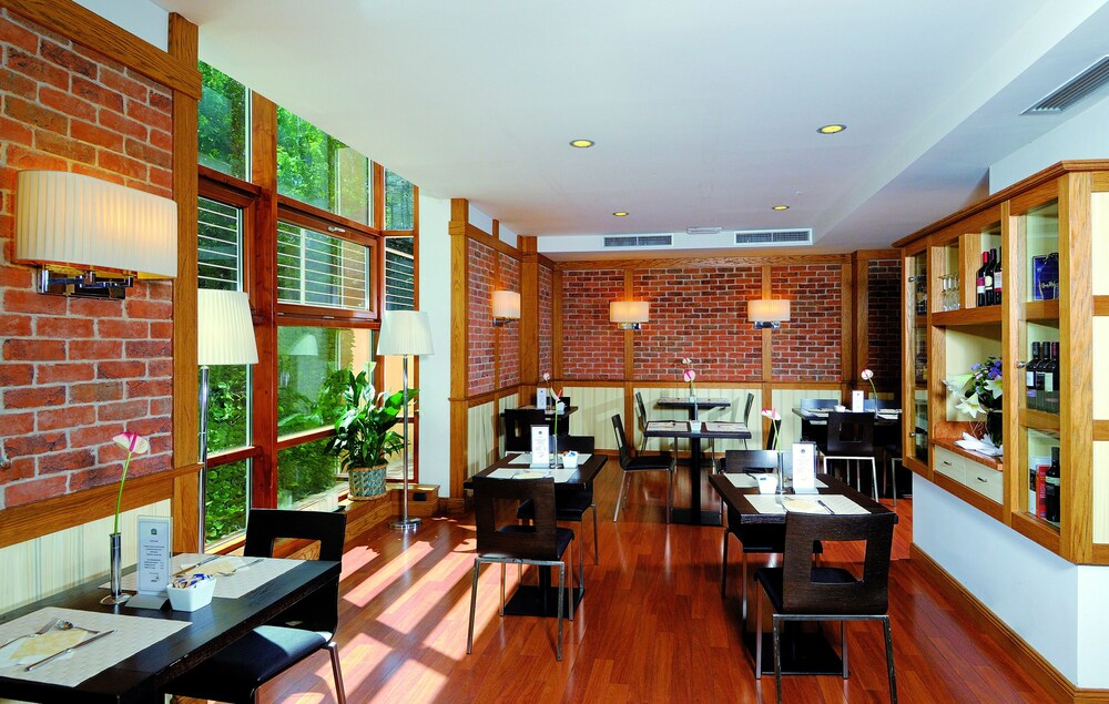 Food Court