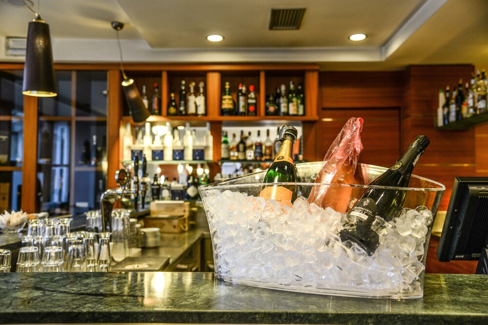 Hotel Lounge