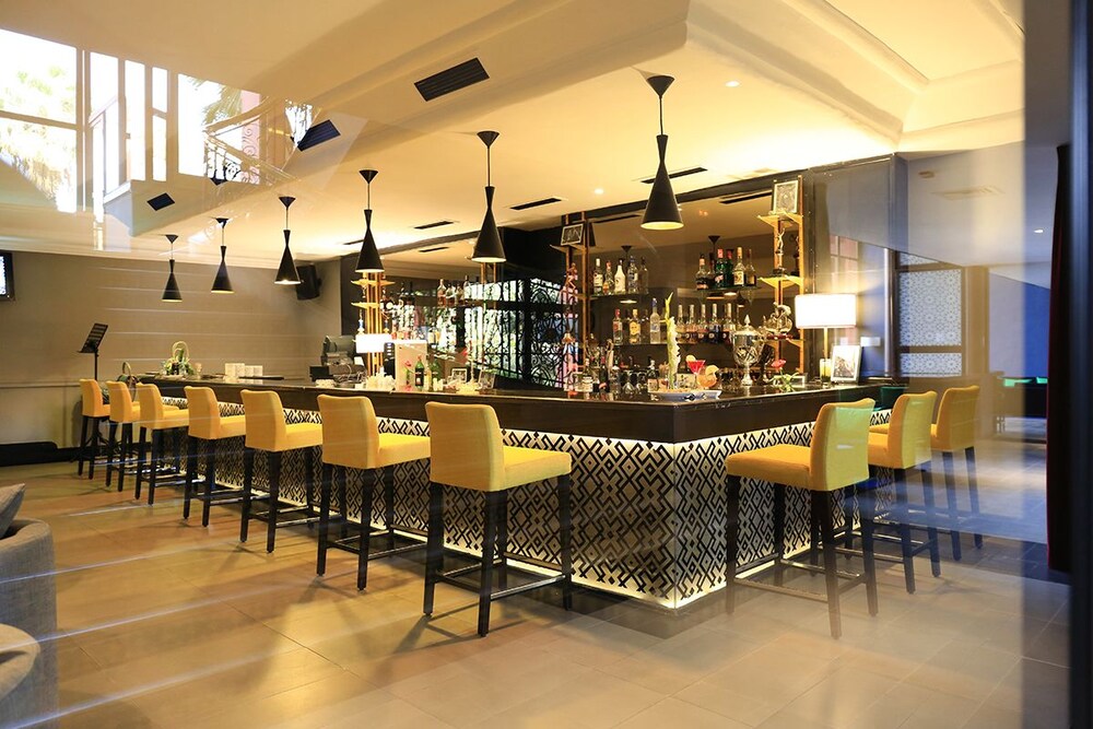 Hotel Bar