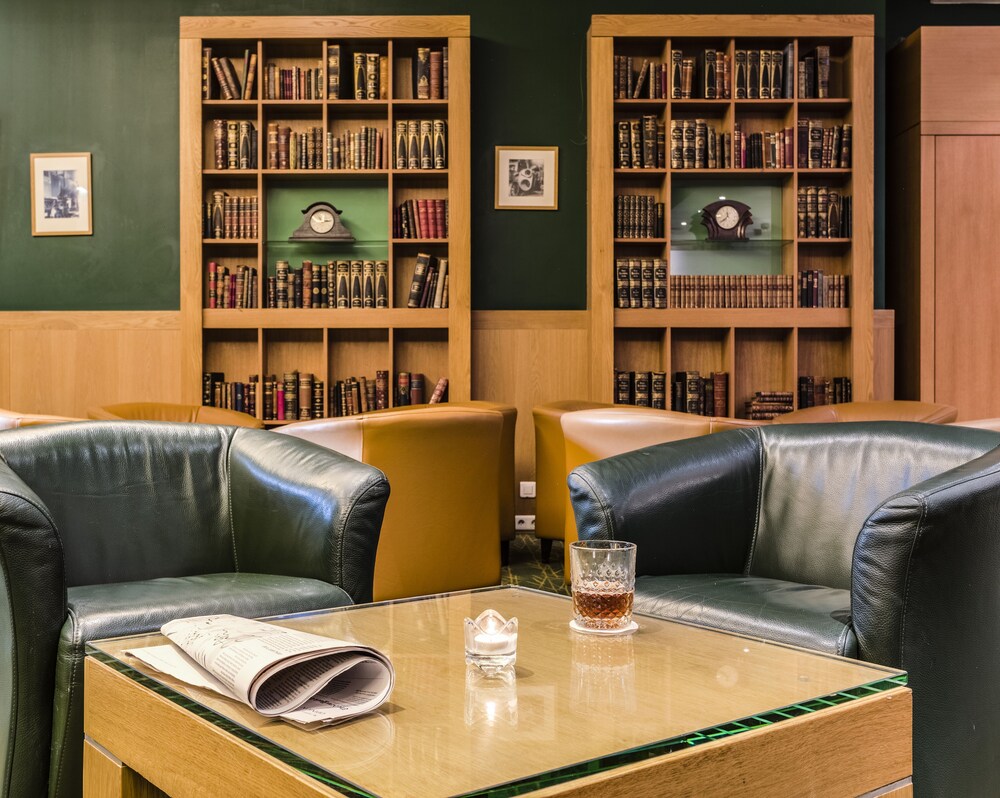 Hotel Bar