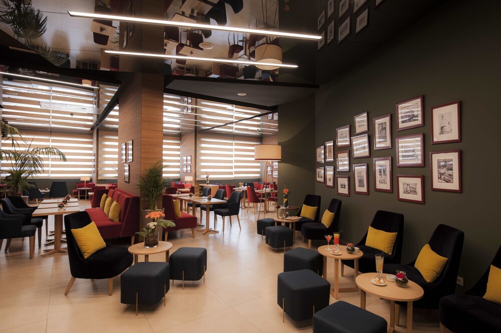 Hotel Lounge