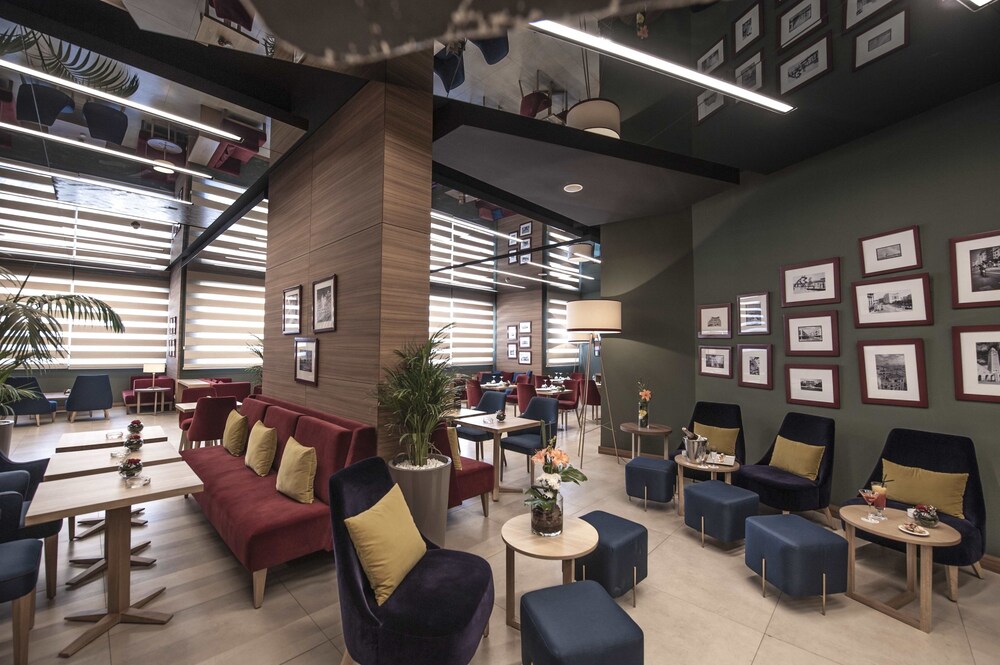 Hotel Lounge