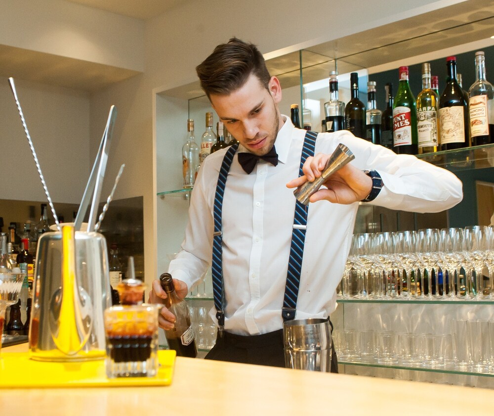 Hotel Bar