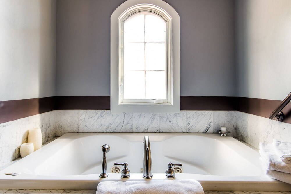 Jetted Tub