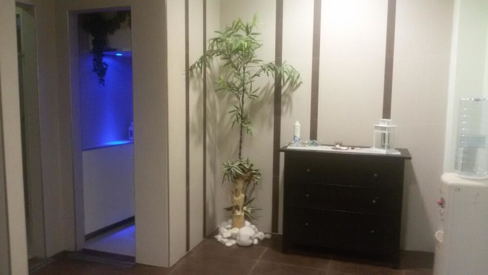 Nail Salon