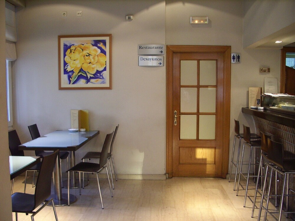 Hotel Lounge