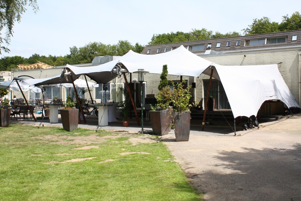 Outdoor Banquet Area