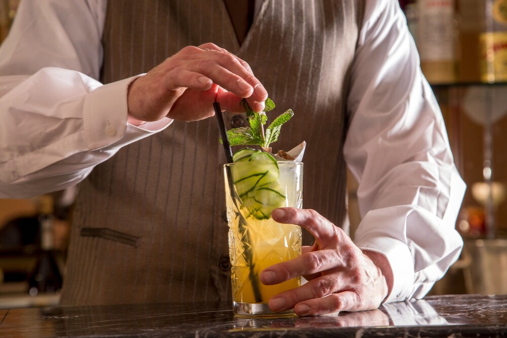 Hotel Bar
