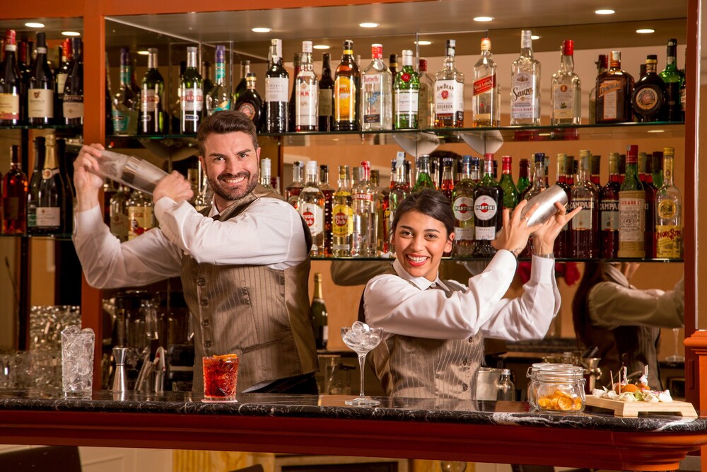 Hotel Bar