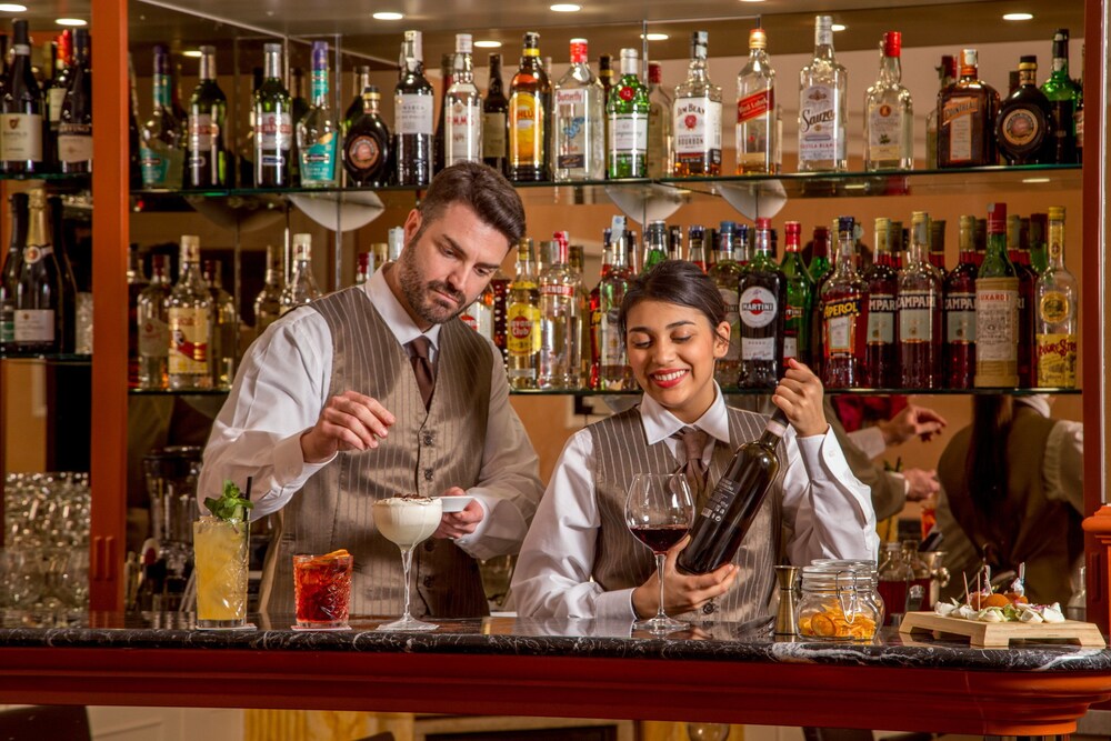 Hotel Bar