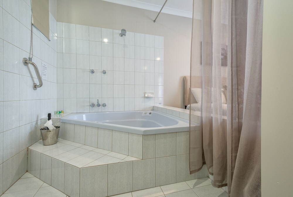 Jetted Tub