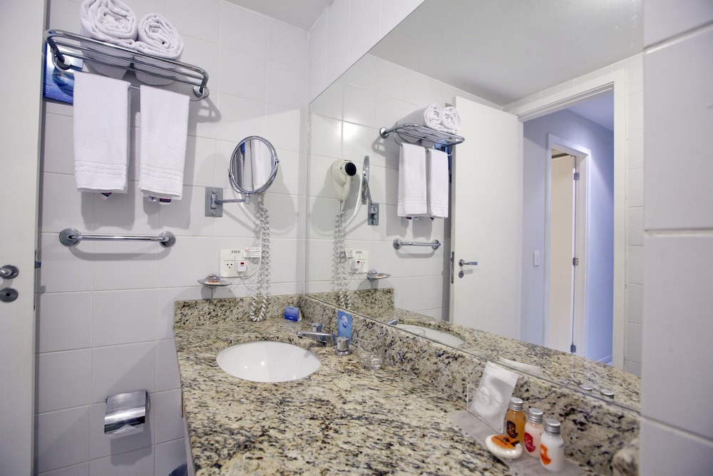 Room, 1 Queen Bed, Non Smoking - Bathroom