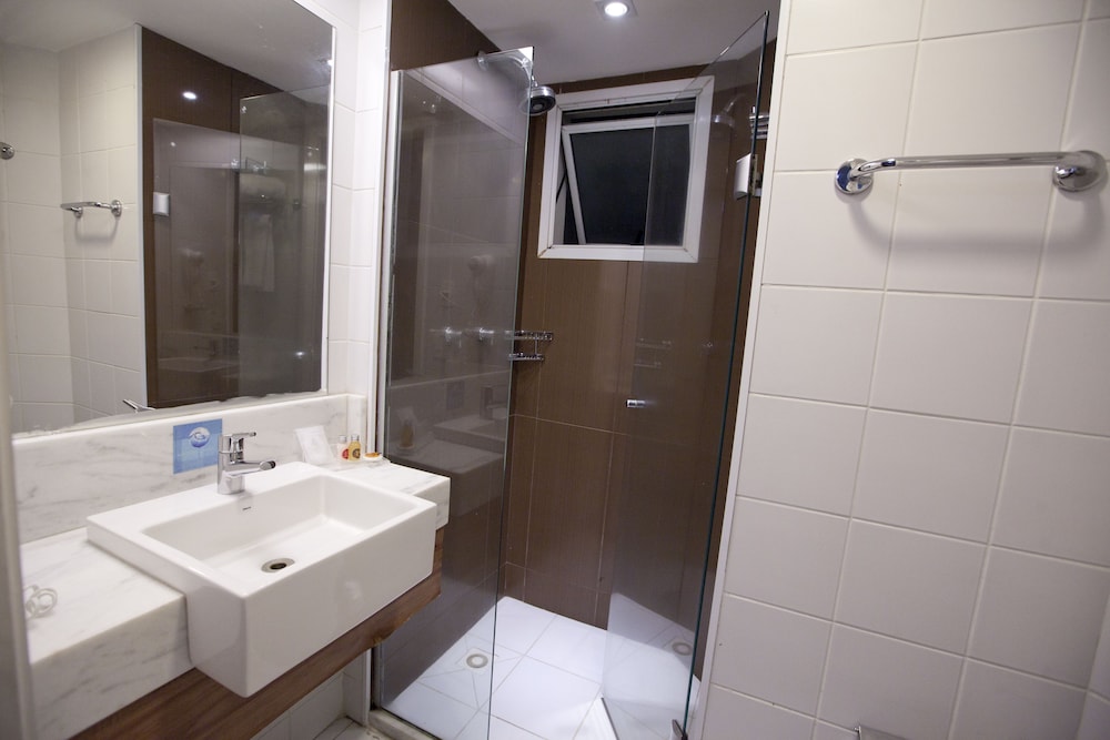 Room, 1 Queen Bed, Non Smoking - Bathroom
