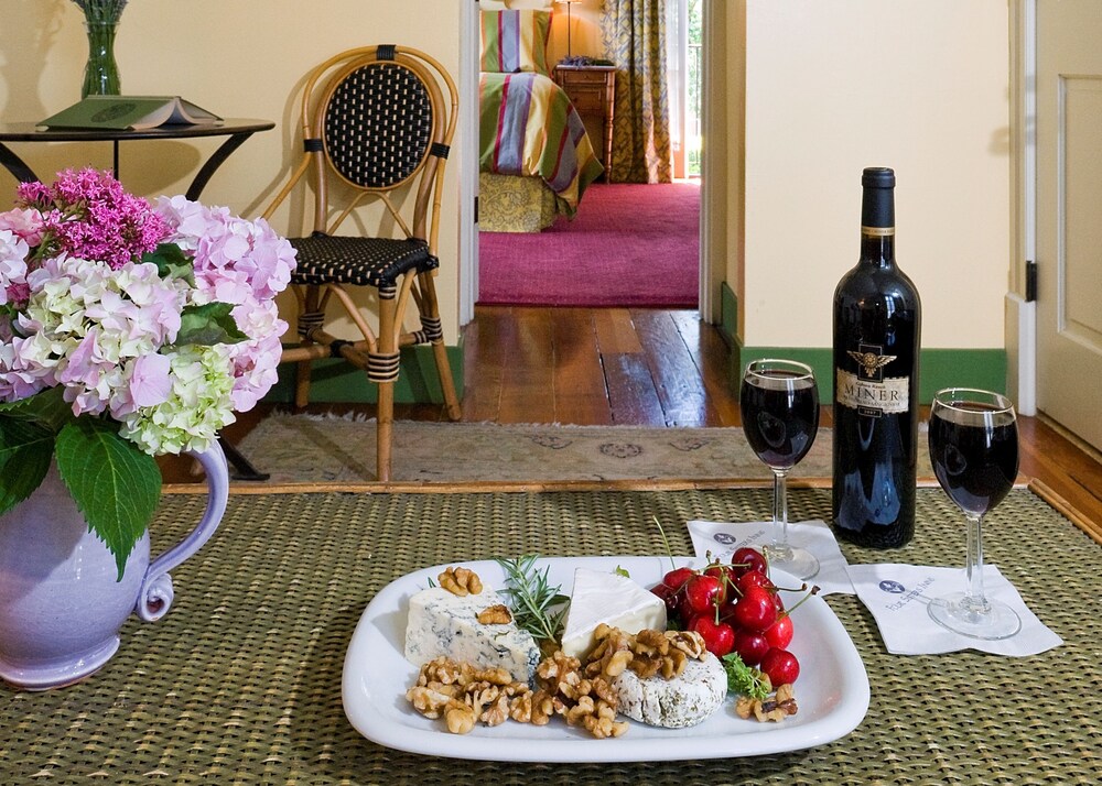 Room Service - Dining