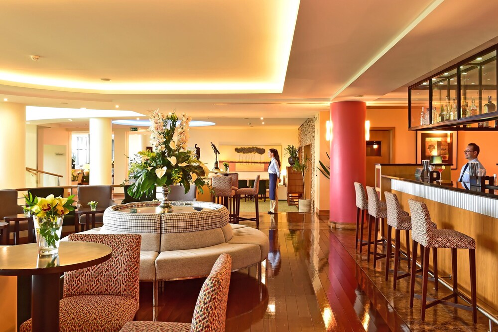 Hotel Bar
