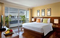 Suite, 1 Bedroom, Pool View