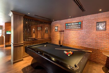 Hotel Bar