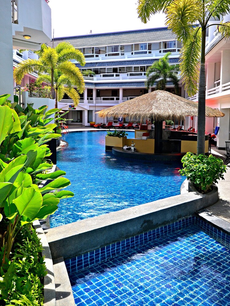 Poolside Bar