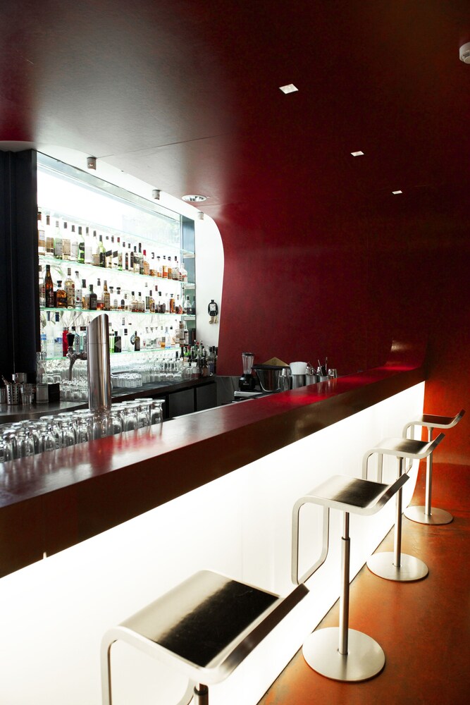 Hotel Bar