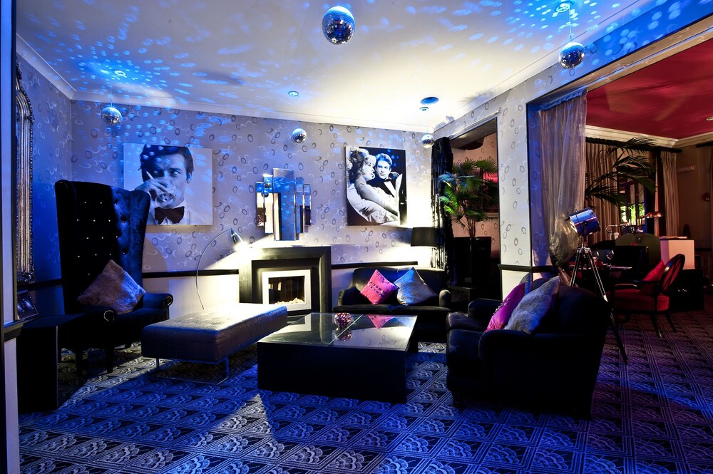 Hotel Bar