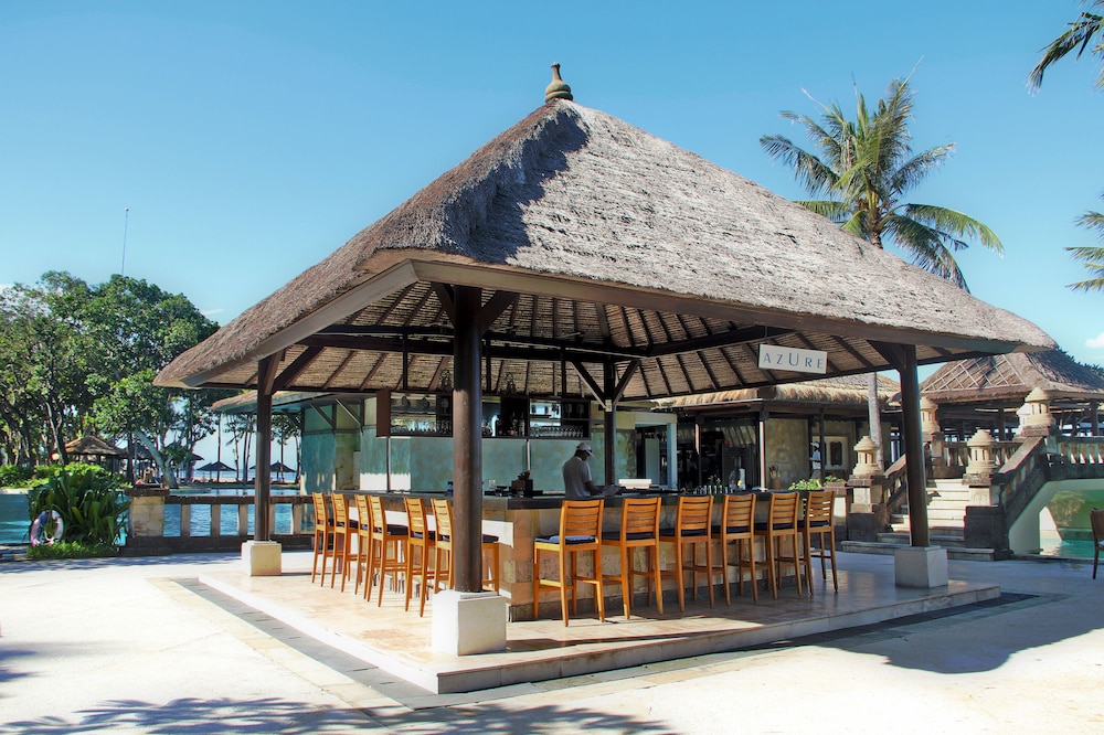 Poolside Bar