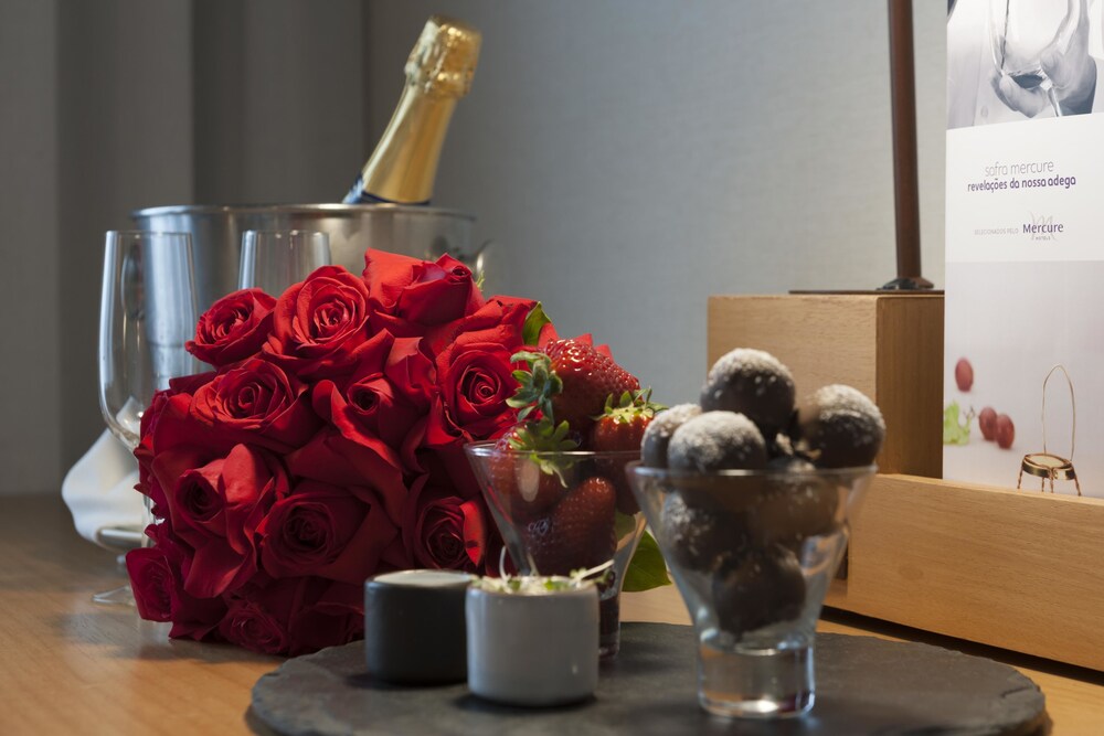 Room Service - Dining