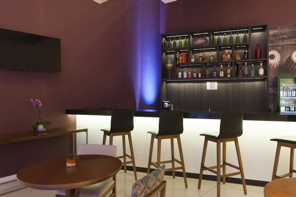 Hotel Lounge