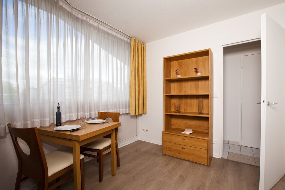 Apartment - Guestroom