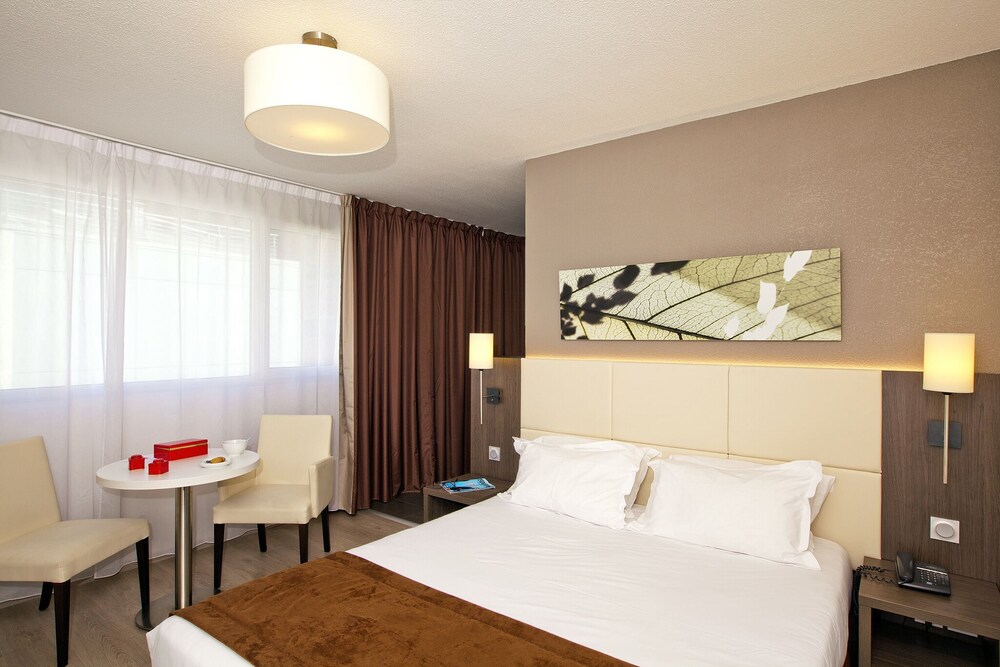 Hotel Lounge