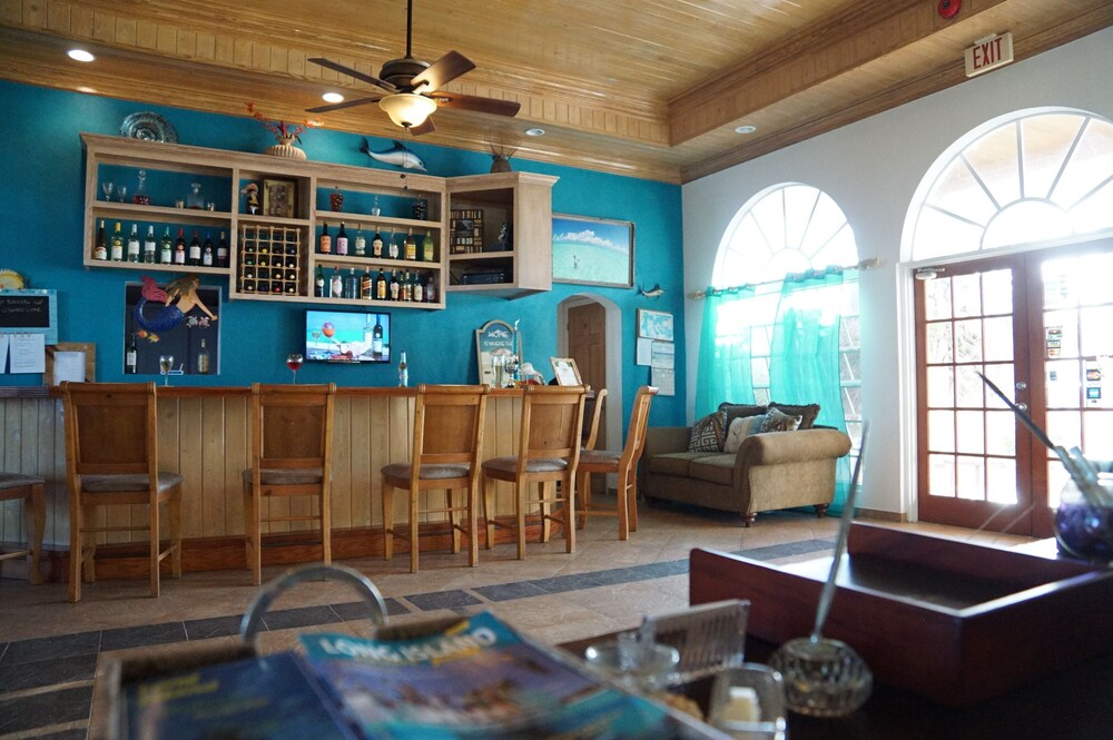 Hotel Bar