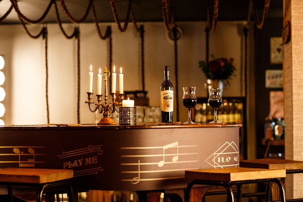 Hotel Bar