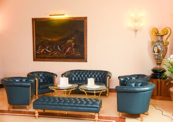 Hotel Lounge