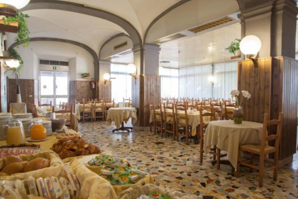 Food Court