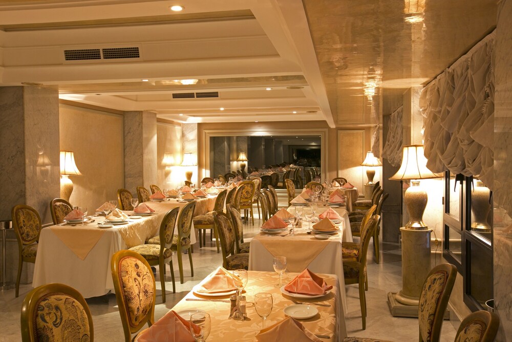Food Court