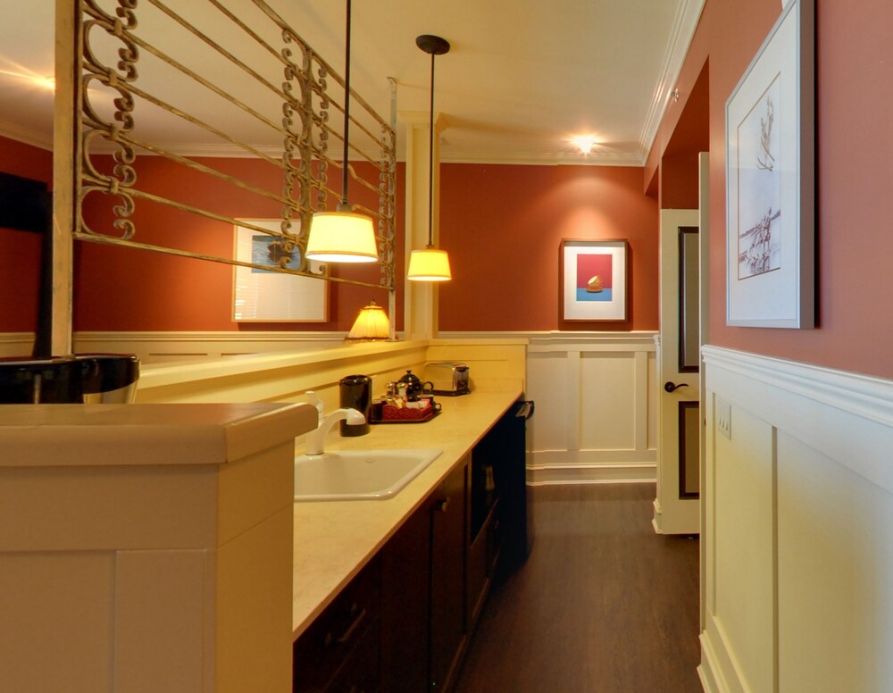 Studio (Lodge) - In-Room Kitchen
