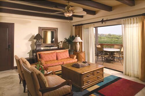 Bungalow, 2 Bedrooms - Living Area