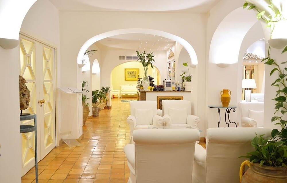 Hotel Lounge